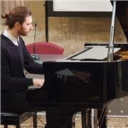 Pianista e insegnante laureato al Conservatorio offre lezioni di pianoforte per tutti i livelli